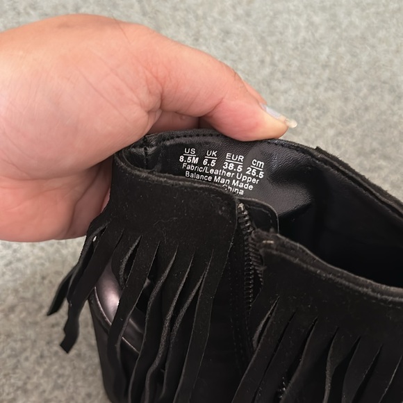 New!! Open toe, chunky heel /w fringe - Picture 3 of 5